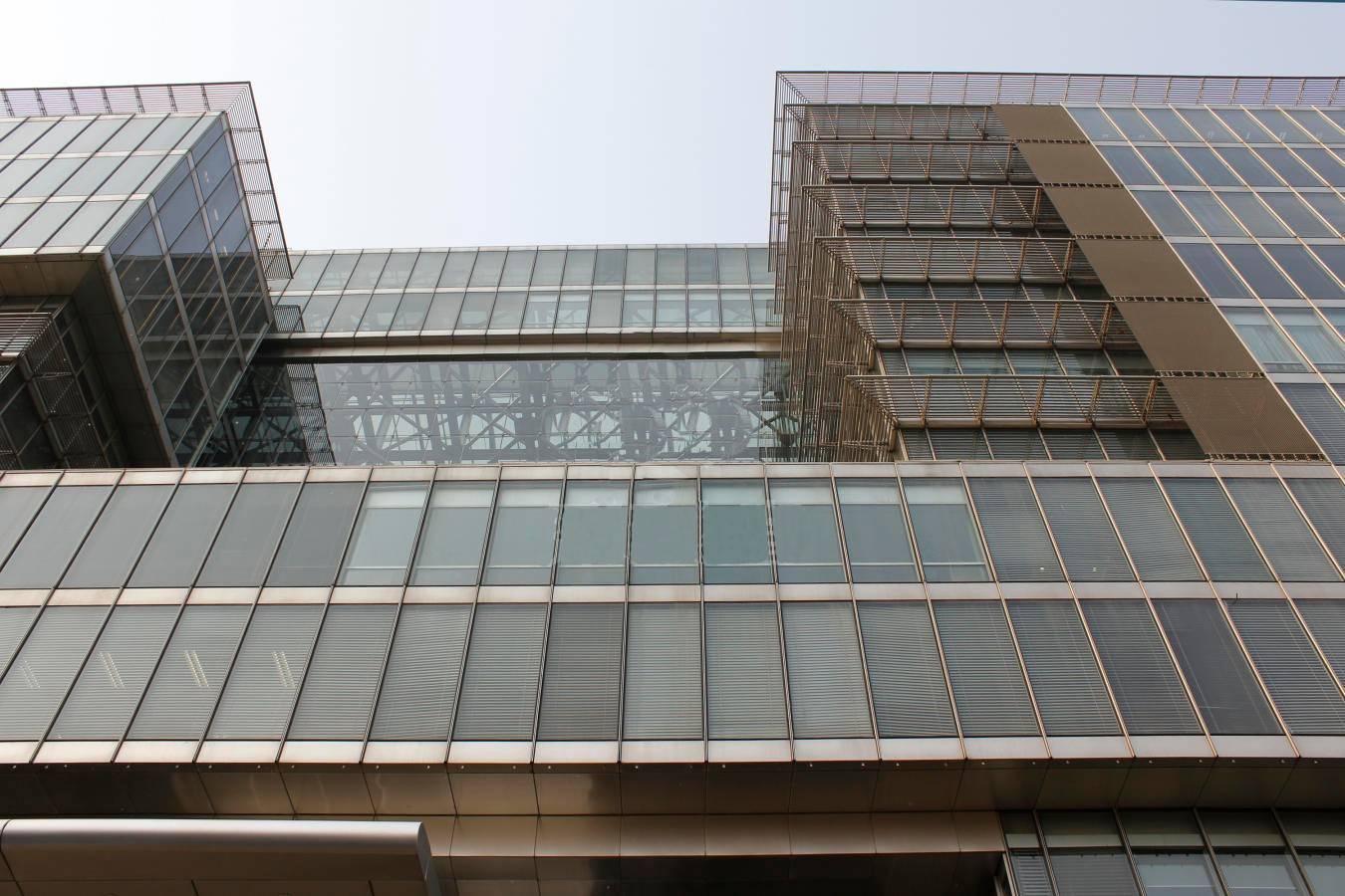 凱晨世貿中心租賃面積有304 - 1323  ㎡